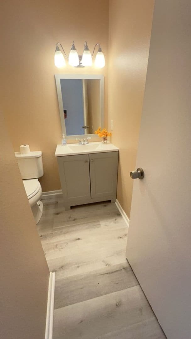 Building Photo - 2BR/2.5BA Townhome