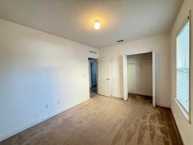 Building Photo - 189 NE Jettie Terrace