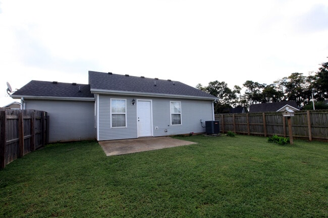 Building Photo - 2764 Oxford Hall Ave