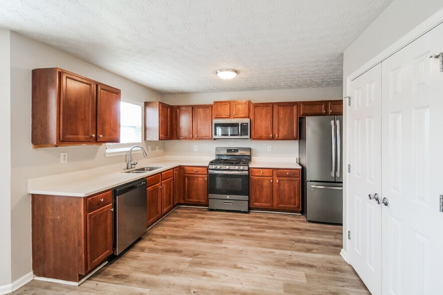 Building Photo - 35 Franklin Way