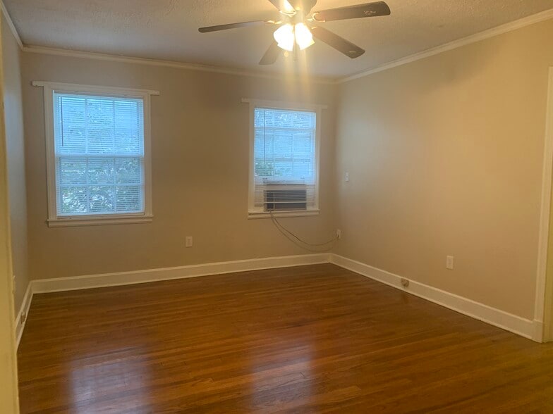 Guest Bedroom - 1623 Ivy St