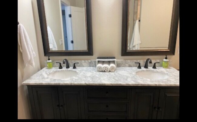 Building Photo - Furnished Westchester Lagoon Home