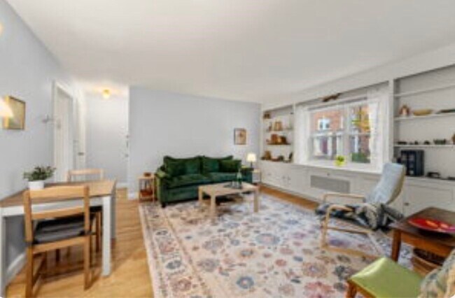 Building Photo - 5 Alton Ct