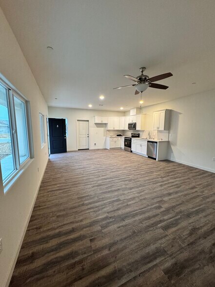 Building Photo - 6006 Cougar Trl