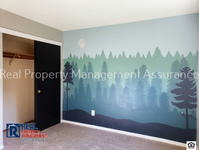 Building Photo - 1400 NE 14th Ave