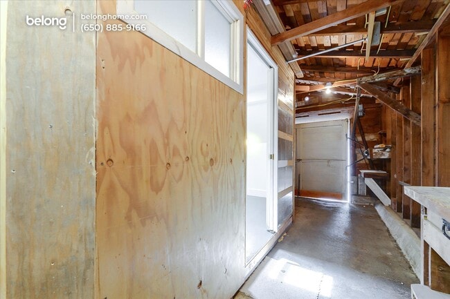 Building Photo - 420 9th Ave