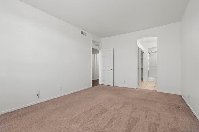 Building Photo - 12650 Springbrook Dr
