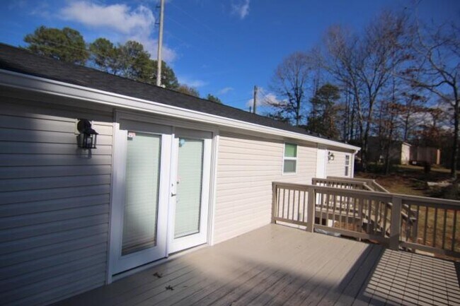 Building Photo - 2232 Dawson Forest Rd E