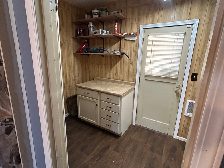 Extra storage in laundry room - 719 W Loop Dr