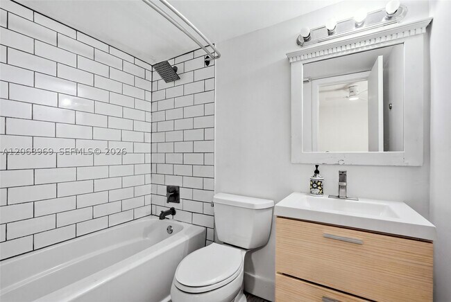 Building Photo - 8855 SW 131st Ct