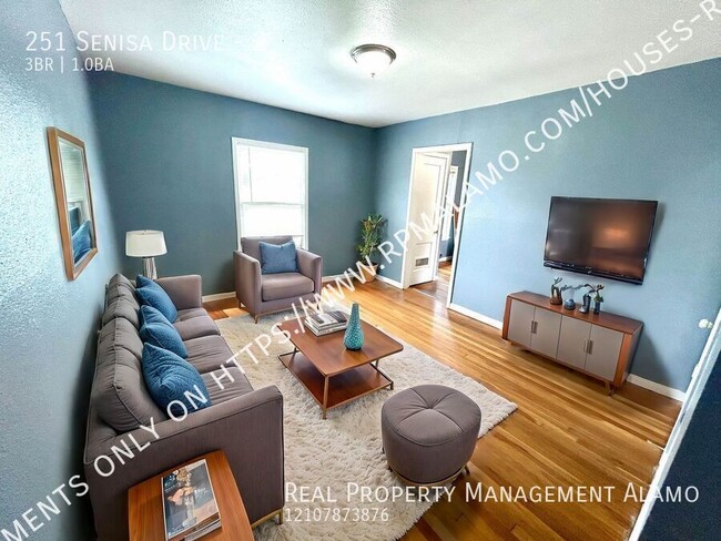 Building Photo - **APPLICATION RECEIVED** *MOVE IN SPECIAL!...