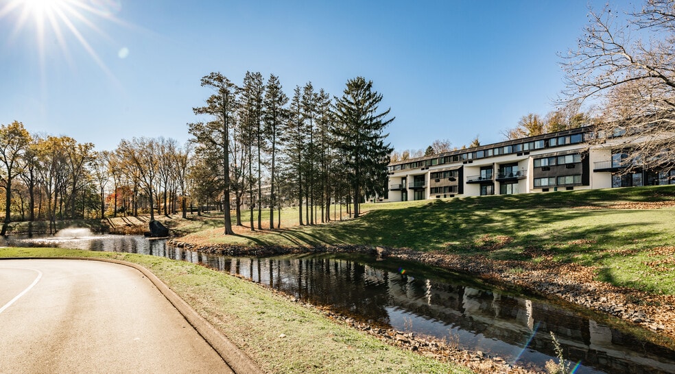 Building Photo - Whitewood Pond Apartments
