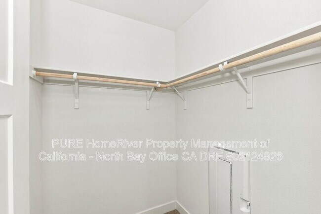Building Photo - 259 Gambrel Cir