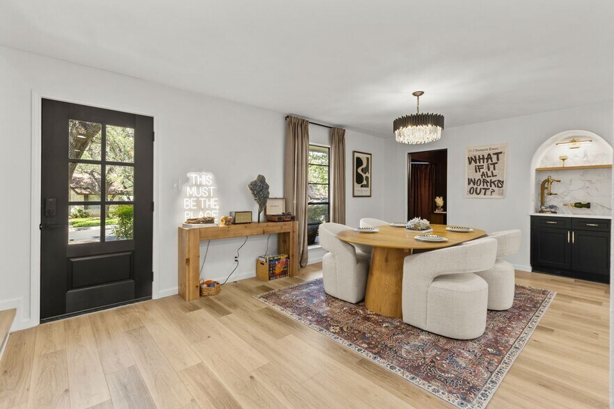Building Photo - 2822 Low Oak