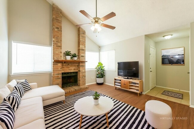 Building Photo - 13630 Alon Ln