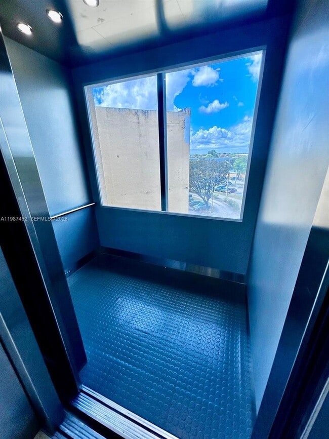 Building Photo - 11750 SW 18th St