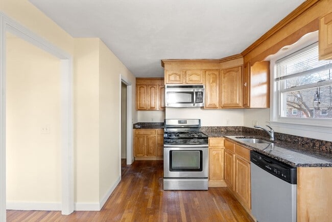 Building Photo - 19 Moreland Ave