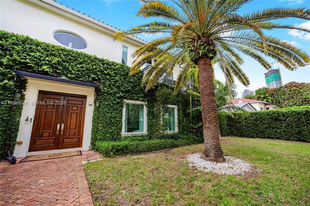 Building Photo - 1898 S Miami Ave