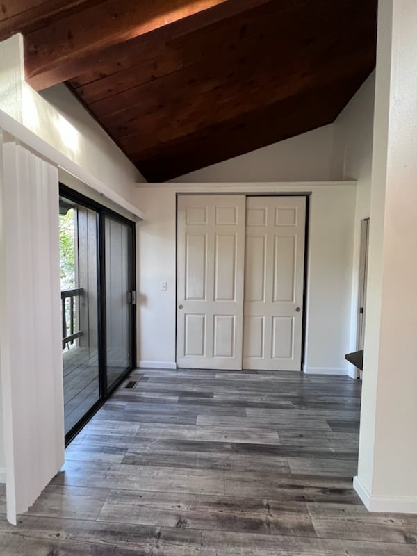 Building Photo - 302 Pleasant St