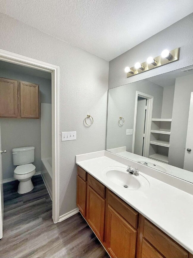 Building Photo - Spacious 3 Bedroom, 2 Bath Duplex with 1-Car Garage – Lawn Care Included!