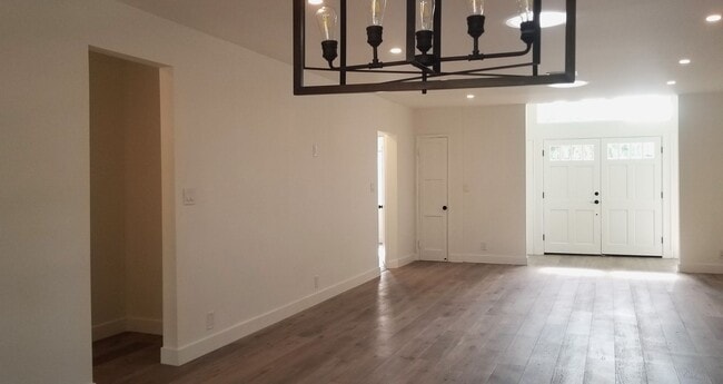 Building Photo - 3 Bedrooms, 2 Baths Remodeled Encino Home ...