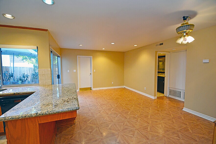 Building Photo - 10051 Valley Circle Blvd