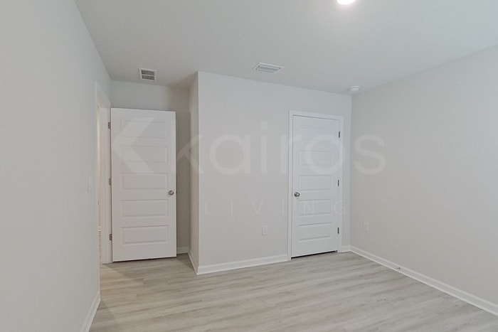 Building Photo - 409 Monarch Ln