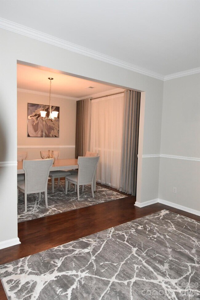 Building Photo - 6985 Honey Tree Ln