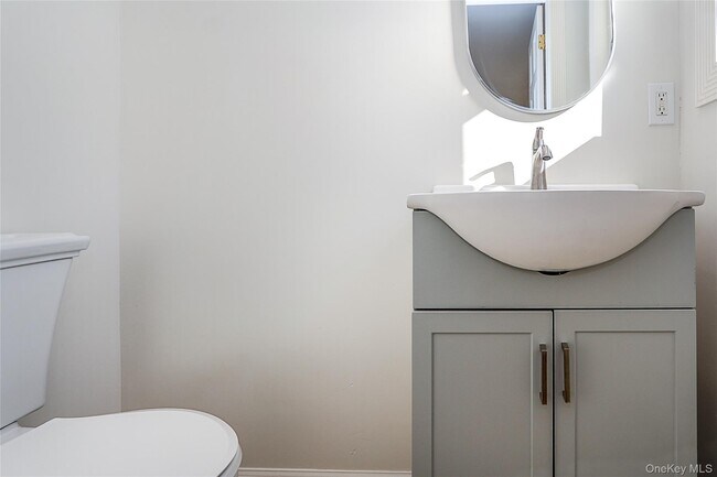 Building Photo - 118 Birchwood Park Dr