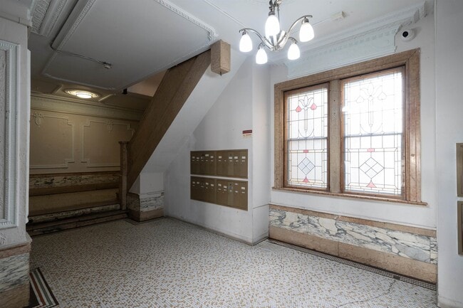 Building Photo - 429 Fairmount Ave