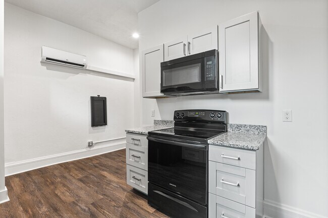 Building Photo - 427 Whiteman St