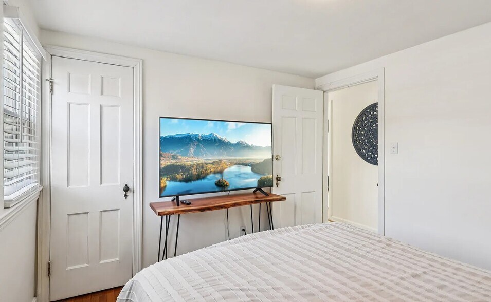 Building Photo - 3653 Winchell Rd