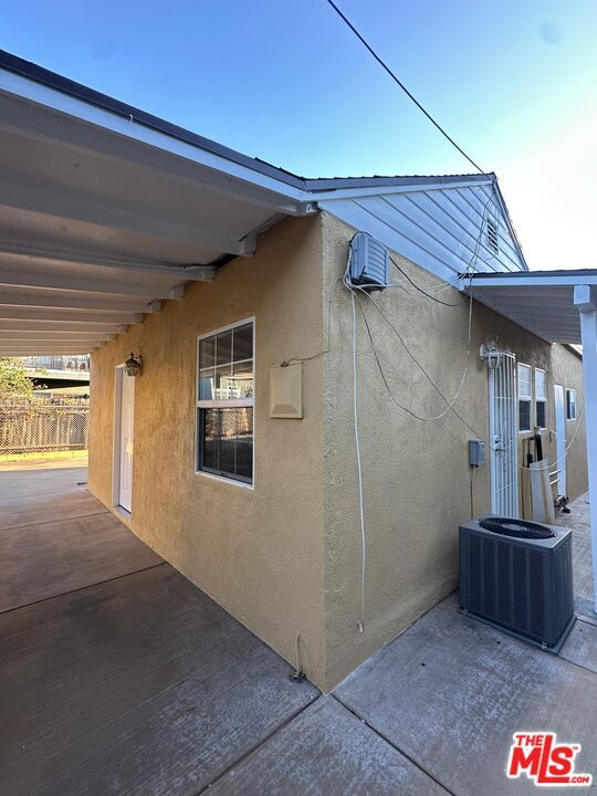 Building Photo - 10429 Oro Vista Ave