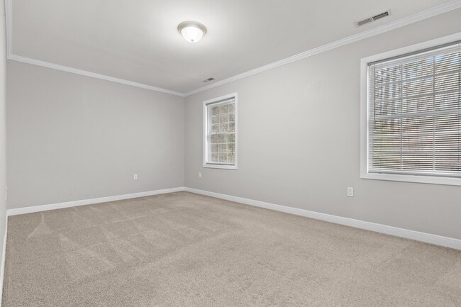 Building Photo - 179 Littleton Rd