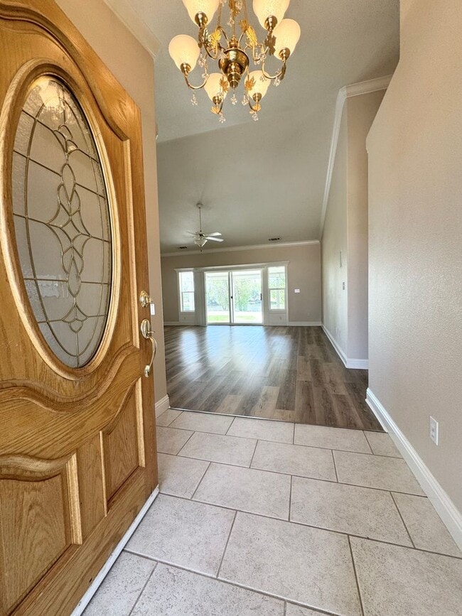 Building Photo - Relax and Enjoy Peaceful Lake Views!
