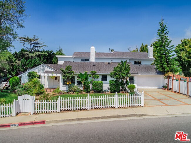 Primary Photo - 17001 Bollinger Dr