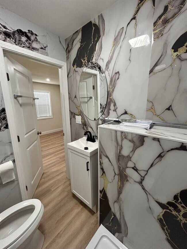 Building Photo - 1705 Sutter St