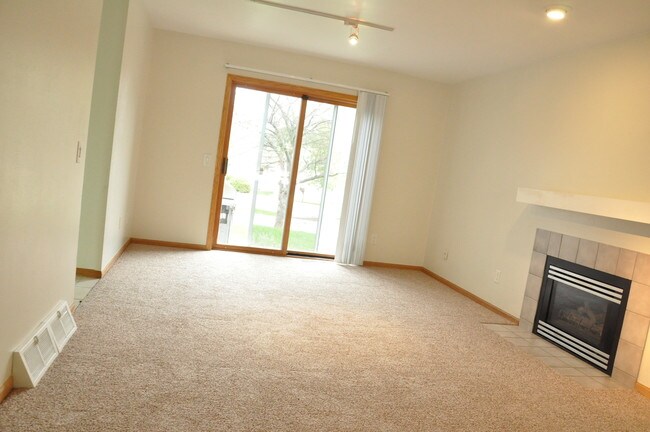 Building Photo - 306 Harbour Town Dr