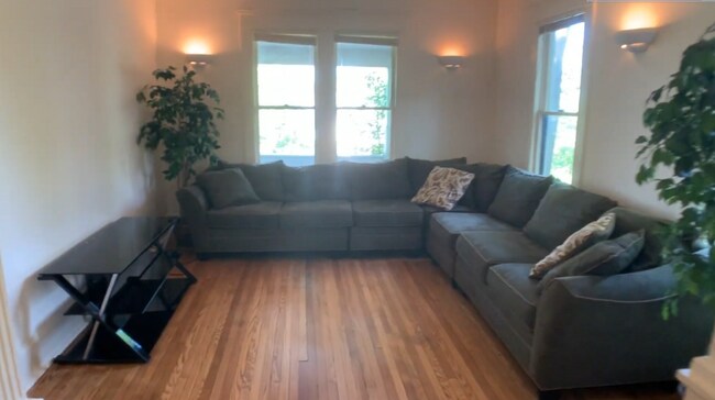 Building Photo - 113 Dewitt Plz