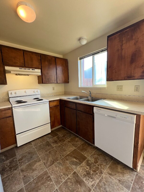 Building Photo - 100-190 SE Viewmont Ave