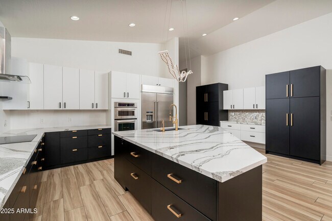 Building Photo - 5403 E Cannon Dr