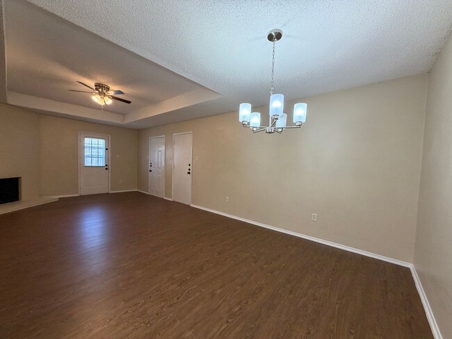 Building Photo - AVAILABLE NOW 3 BEDROOM 2 BATH DUPLEX IN NORTH RICHLAND HILLS