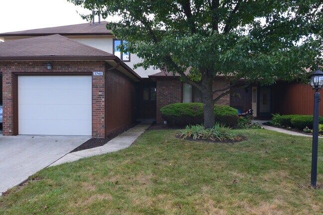Primary Photo - 3248 Parkview Circle