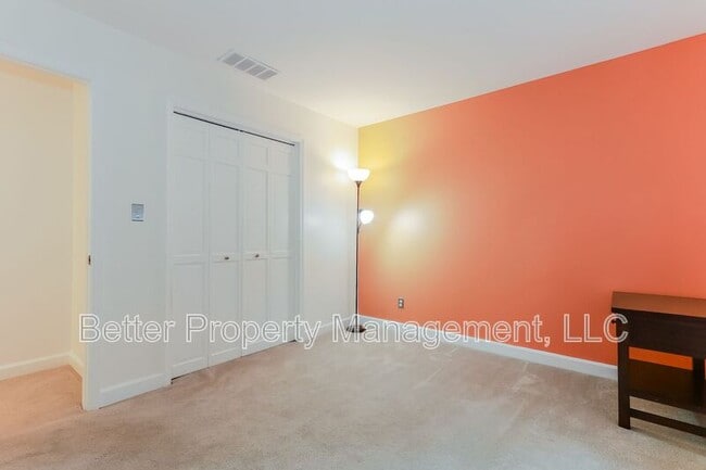 Building Photo - 86 Morias Ave