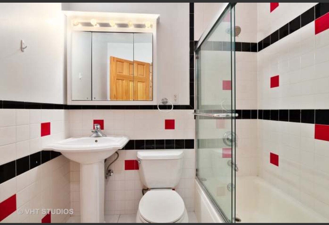 Building Photo - 607 W Wrightwood Ave