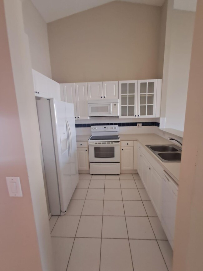 Building Photo - 223 E Coral Trace Cir