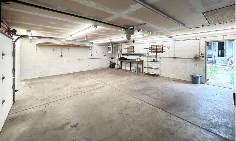 Building Photo - 610 Salisbury Rd