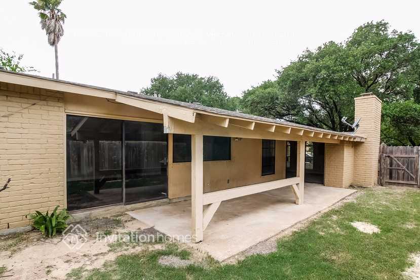 Building Photo - 3827 Cypressdale Dr
