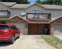 Building Photo - 826 W Peachtree Dr