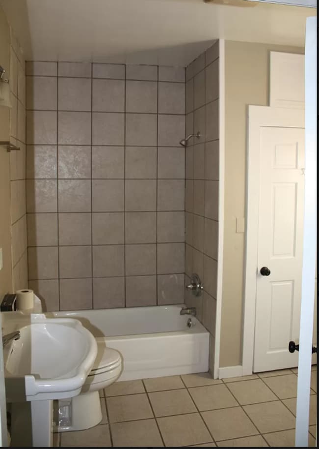 Building Photo - 1214 State St